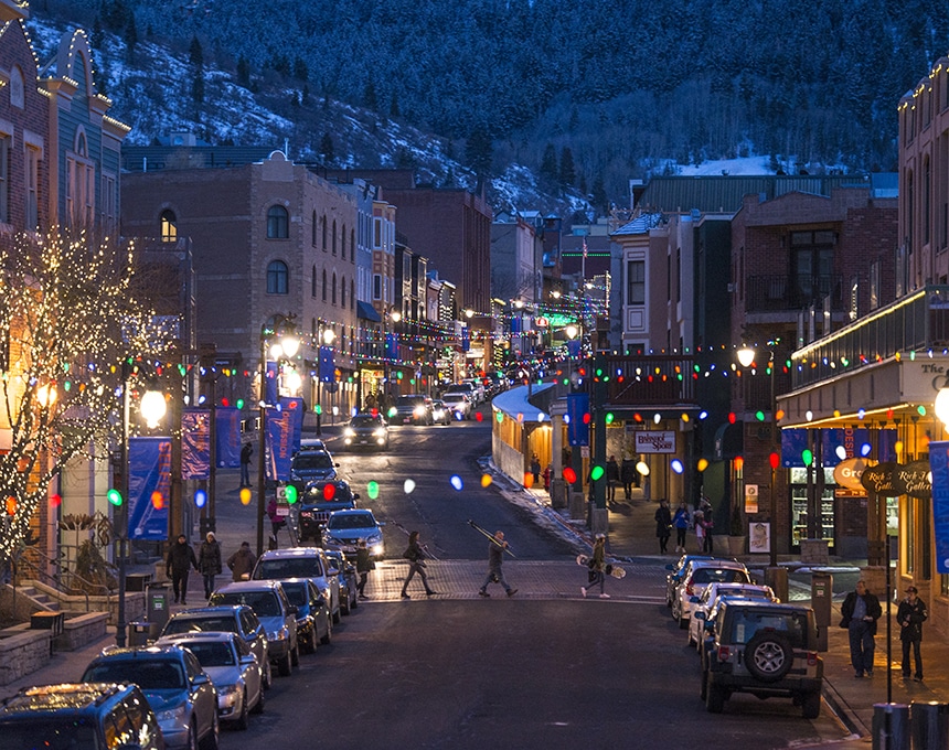 5 Cozy Mountain Towns to Visit This Winter